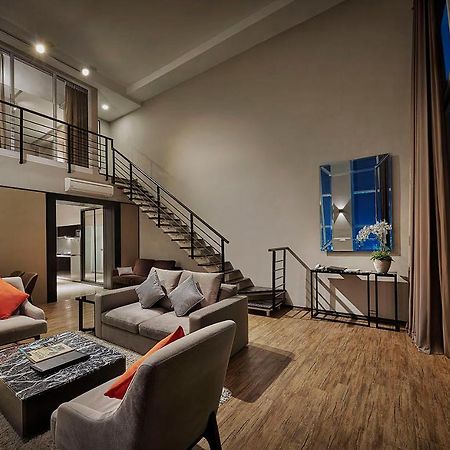 Maritime Luxury Suites George Town Exterior foto