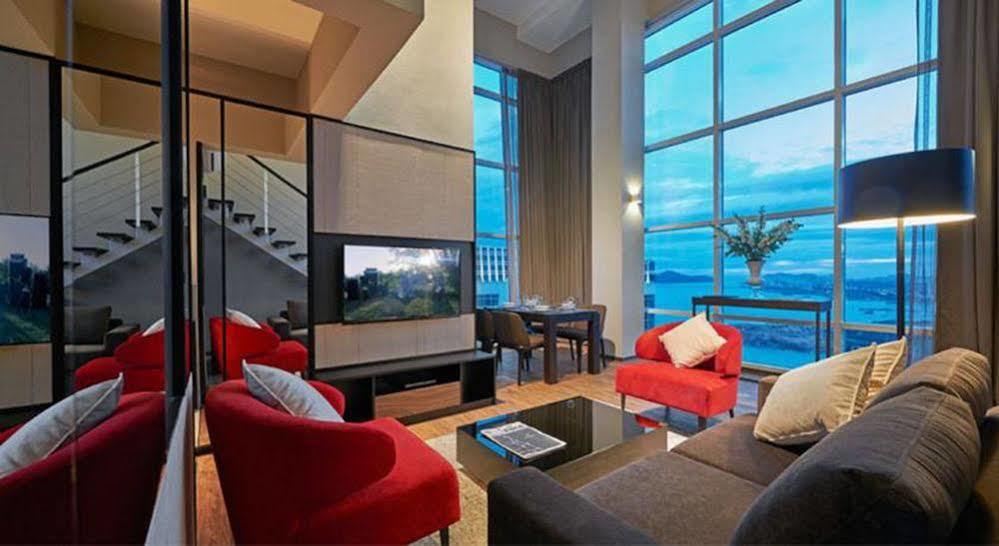 Maritime Luxury Suites George Town Exterior foto