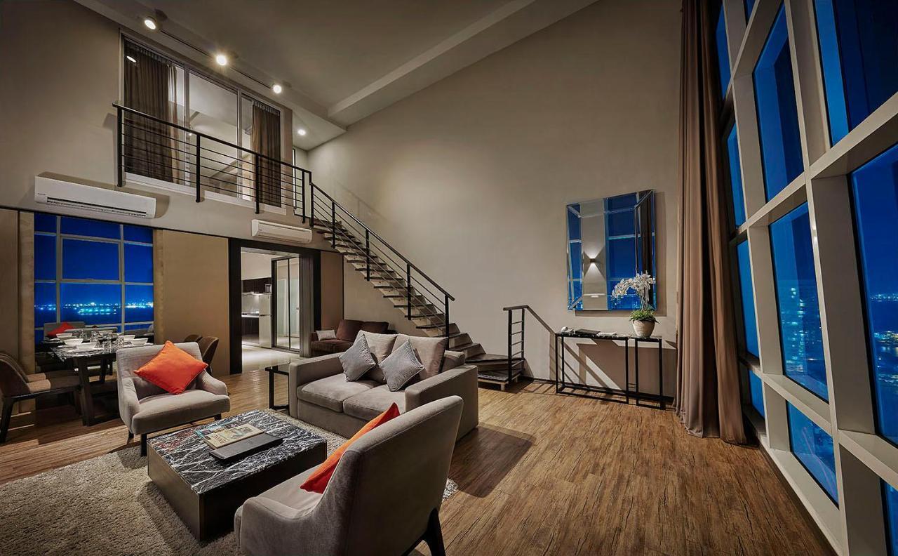 Maritime Luxury Suites George Town Exterior foto